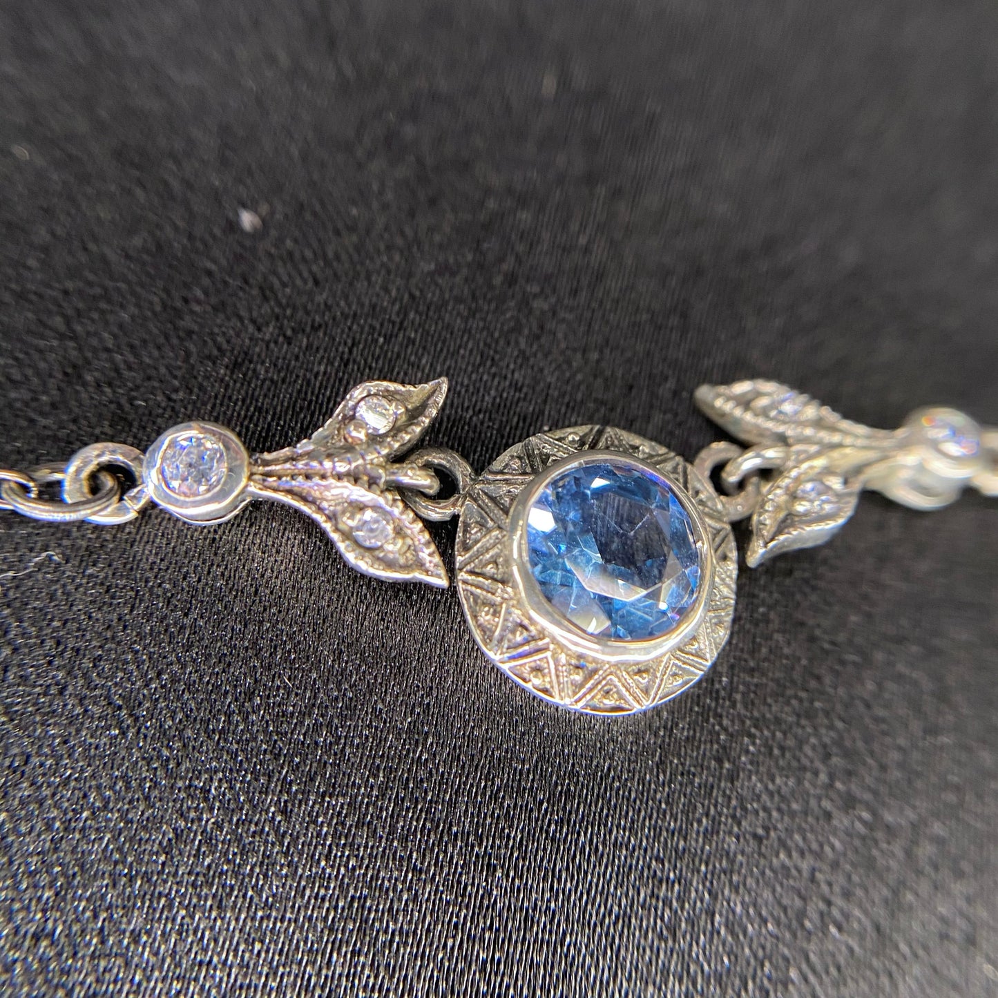 Gem on Wings Necklace