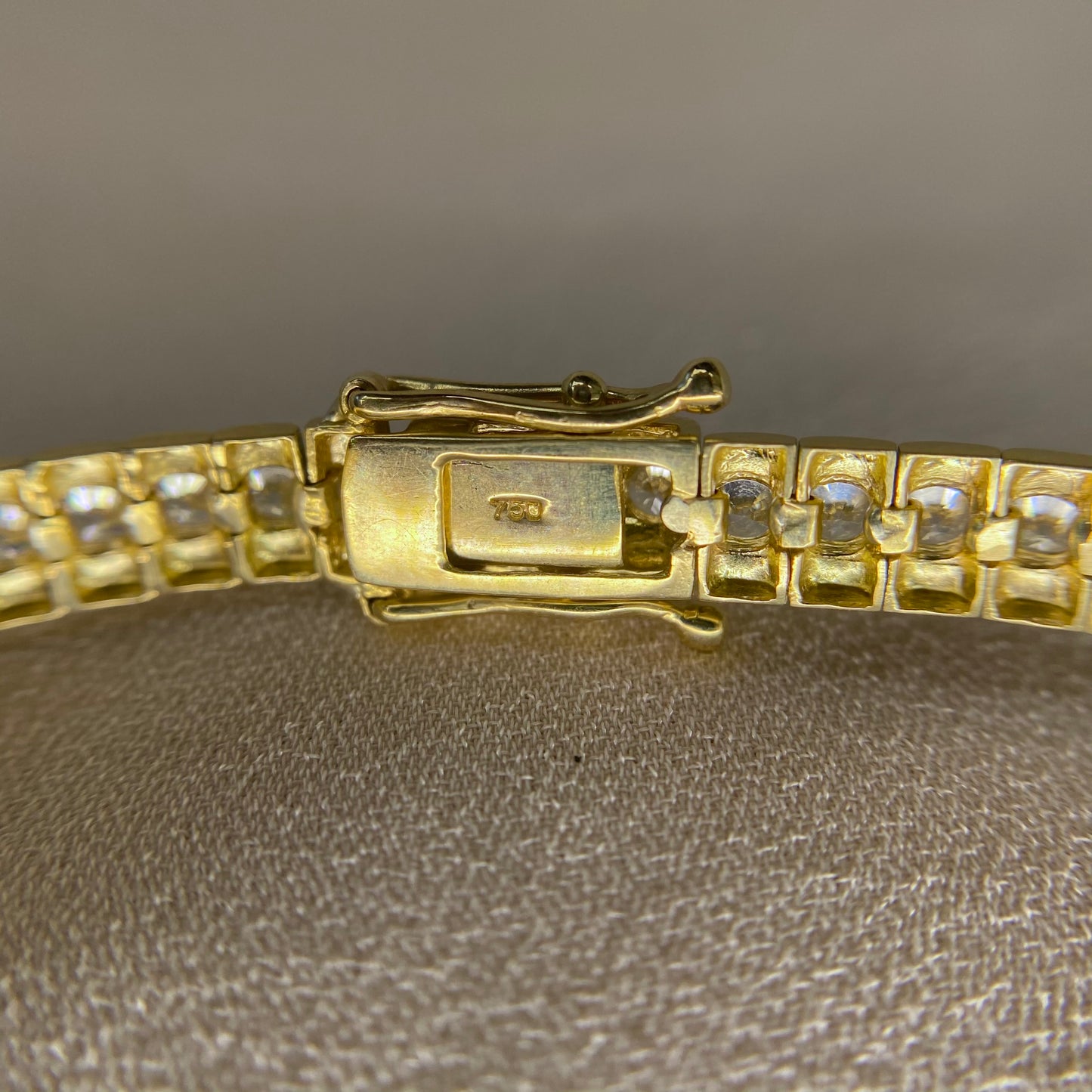 Fluted Zirconia Gold Bracelet