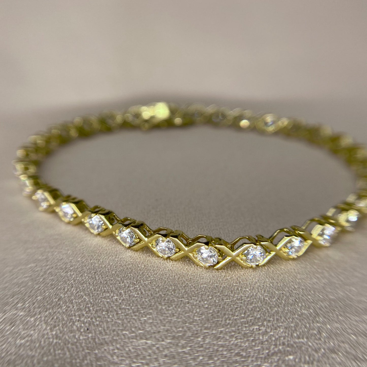 Fishtail Zirconia Gold Bracelet