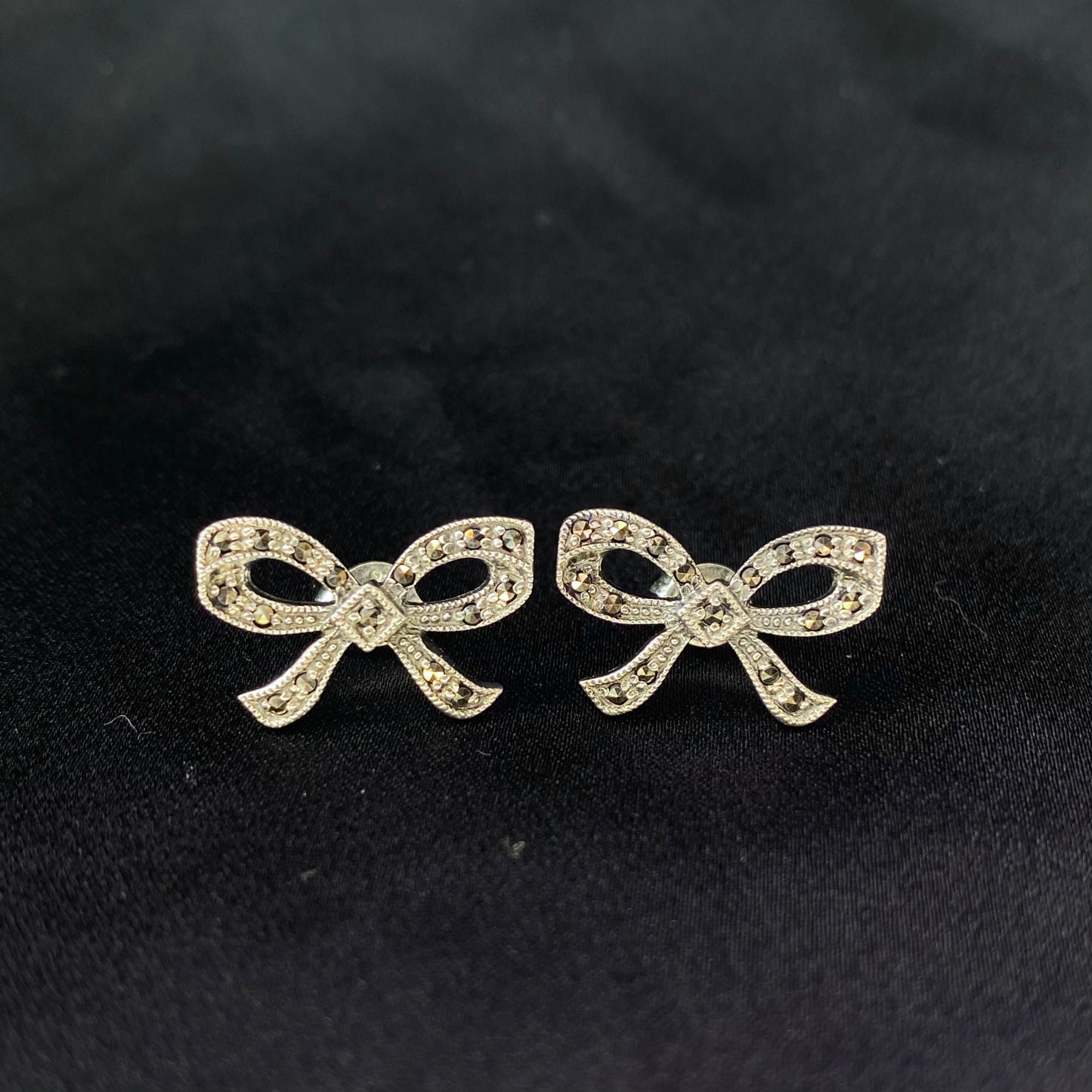 Ribbon Earring
