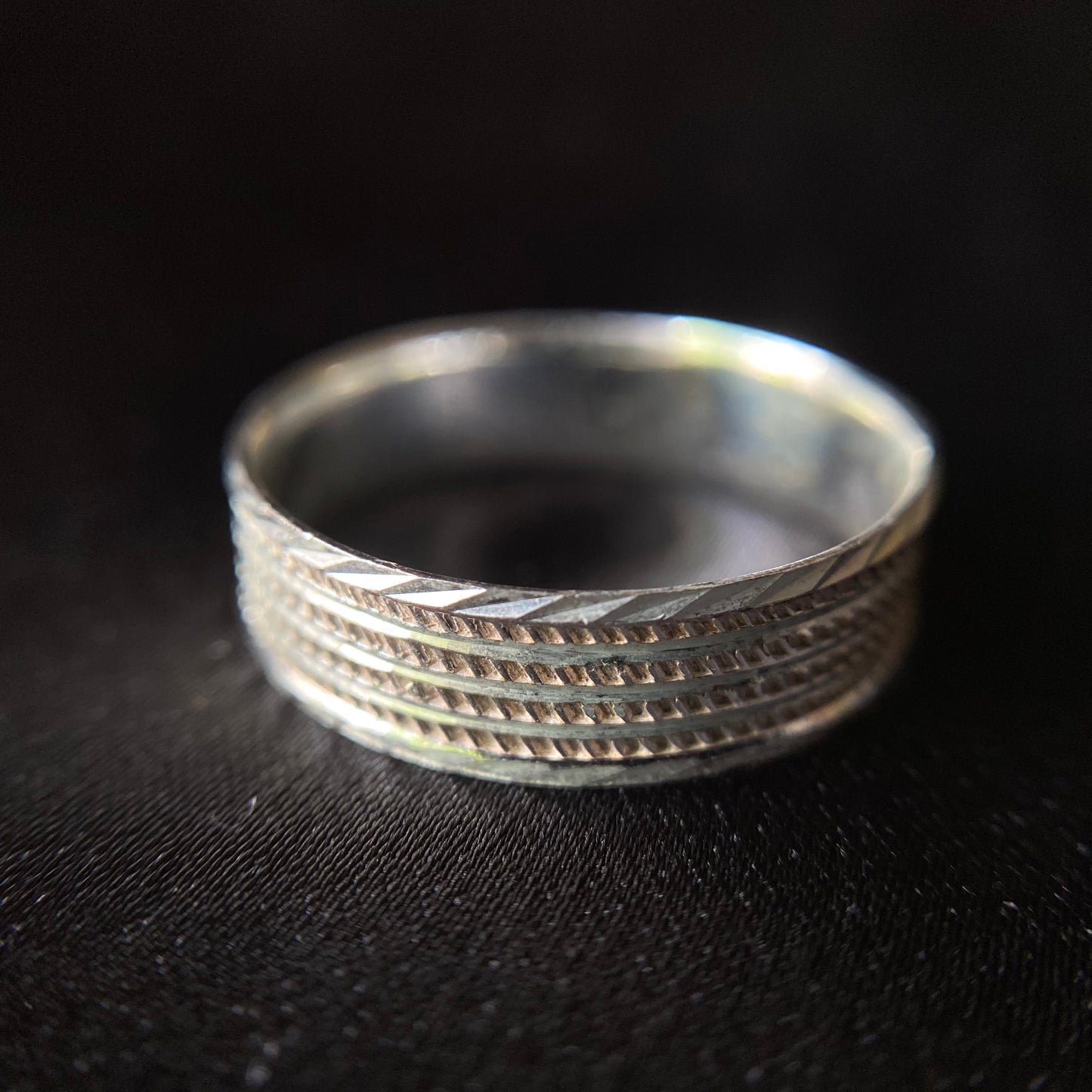 Line Pattern Silver Ring