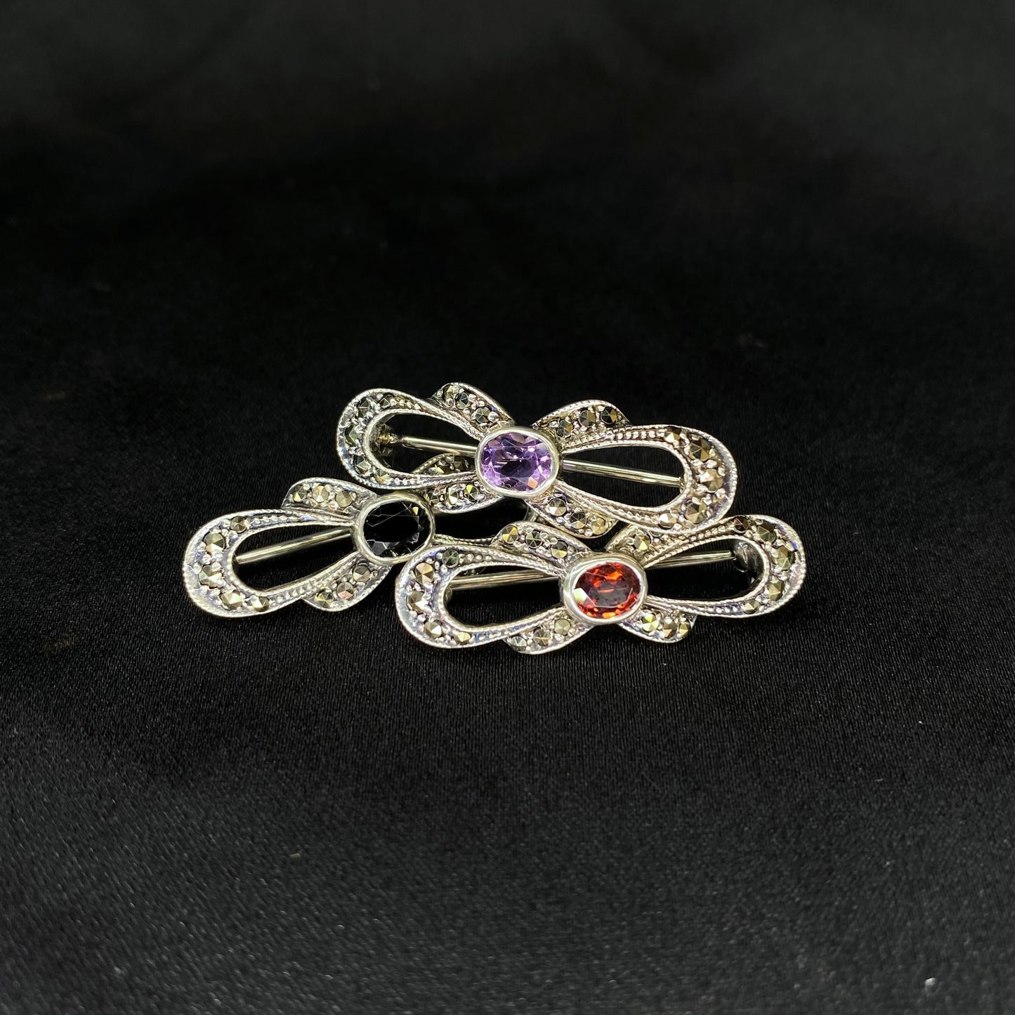 Small Ribbon Brooch