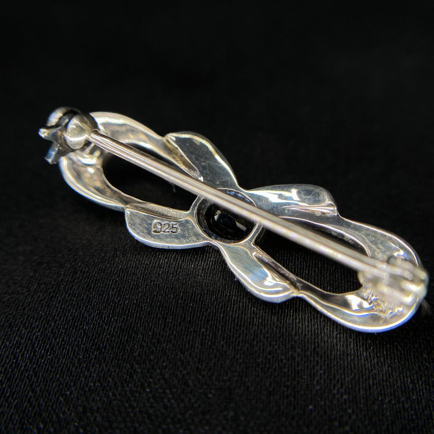 Small Ribbon Brooch